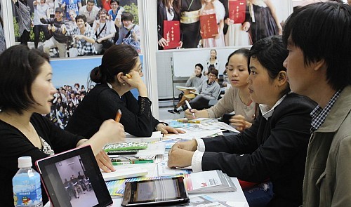 Benefits from education cooperation projects with Japan - ảnh 1